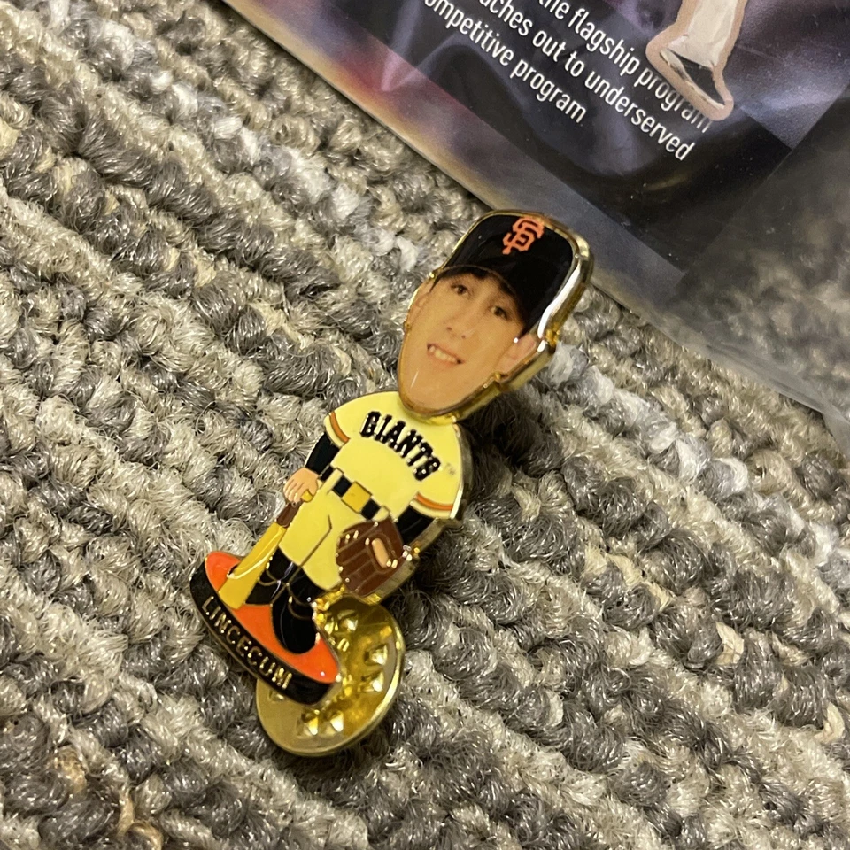 TIM LINCECUM Bobble Head Pin 2 GIANTS No Hitter PIN Lot HARD TO FIND SF - Image 3 of 4