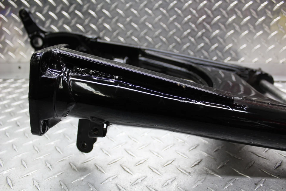 1999 KAWASAKI VULCAN 1500 VN1500J DRIFTER REAR SWINGARM W/ AXLE 33001-1561 - Image 2 of 4