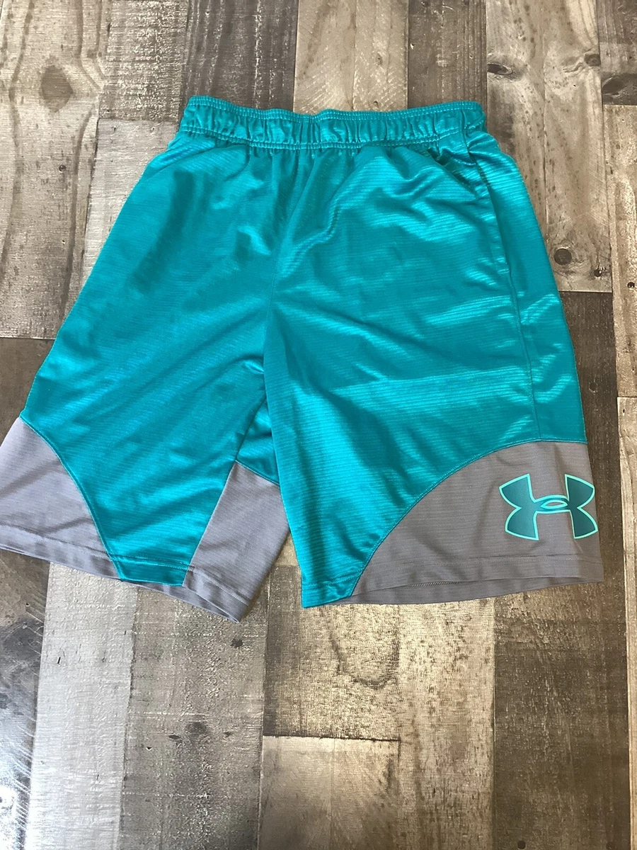 Under armour loose coupe shorts discount