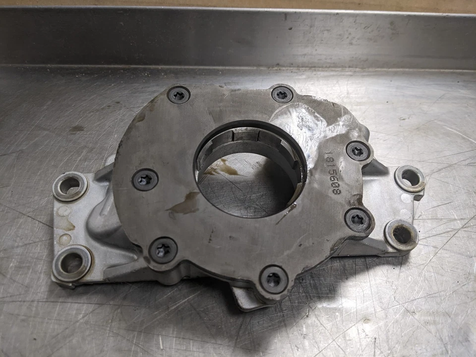 Engine Oil Pump From 2009 Chevrolet Silverado 2500 HD  6.0 12556436 - Image 3 of 4