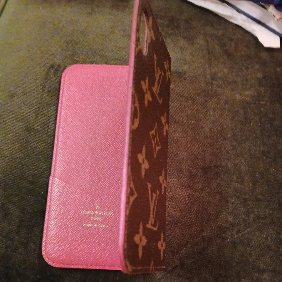 Funda Teléfono Louis Vuitton Monograma iPhone X 7 y 8 Modelos. Excelente Estado Foto 3 de 4