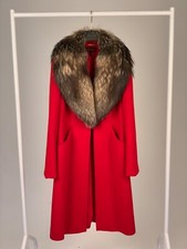 Escada Red Wool Overcoat With Fur Collar - Size Eu36 / Uk 8 - Bnwot