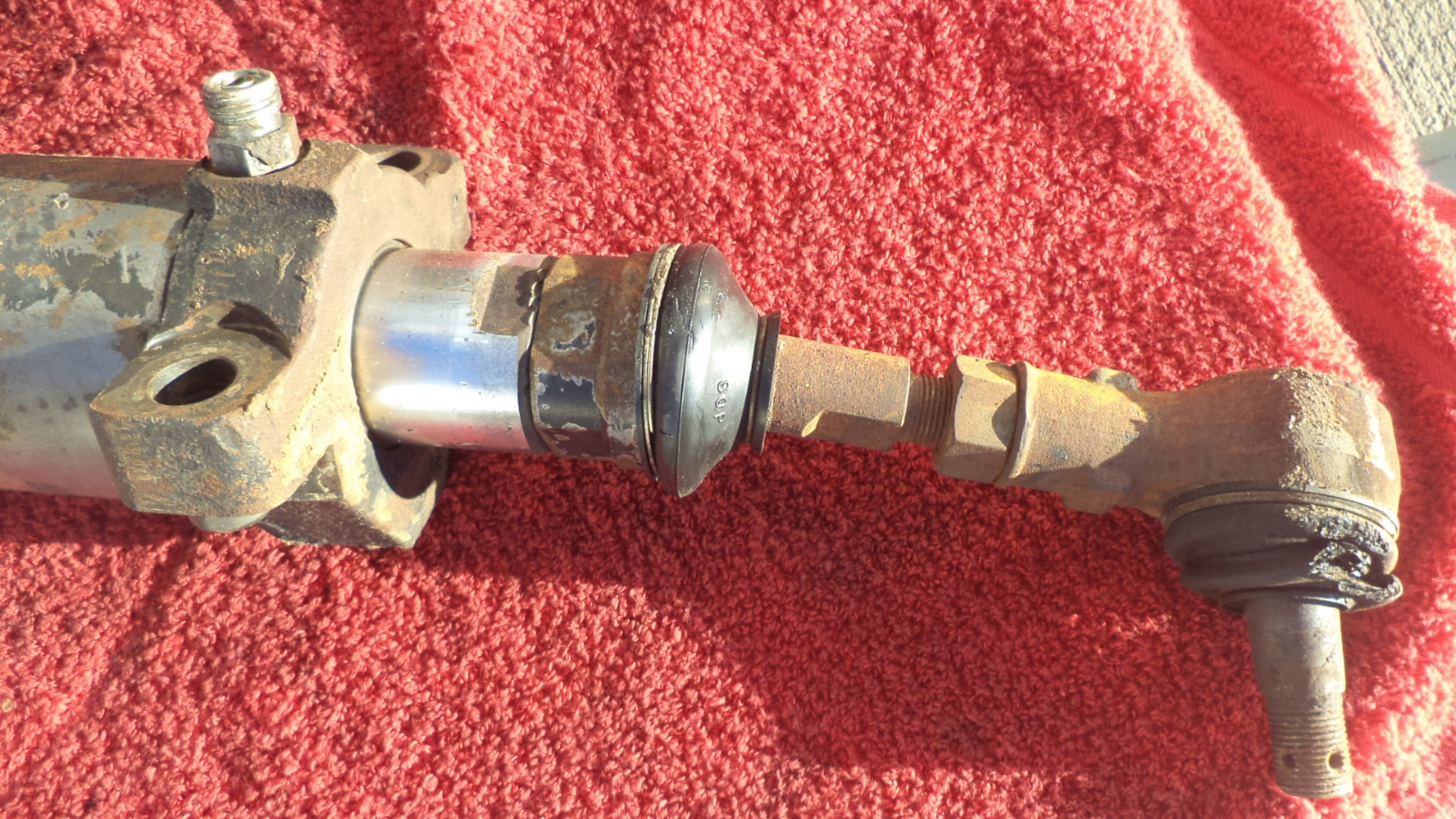 CLARK FORKLIFT STEERING HYDRAULIC CYLINDER model CGP 40 50 432460 8