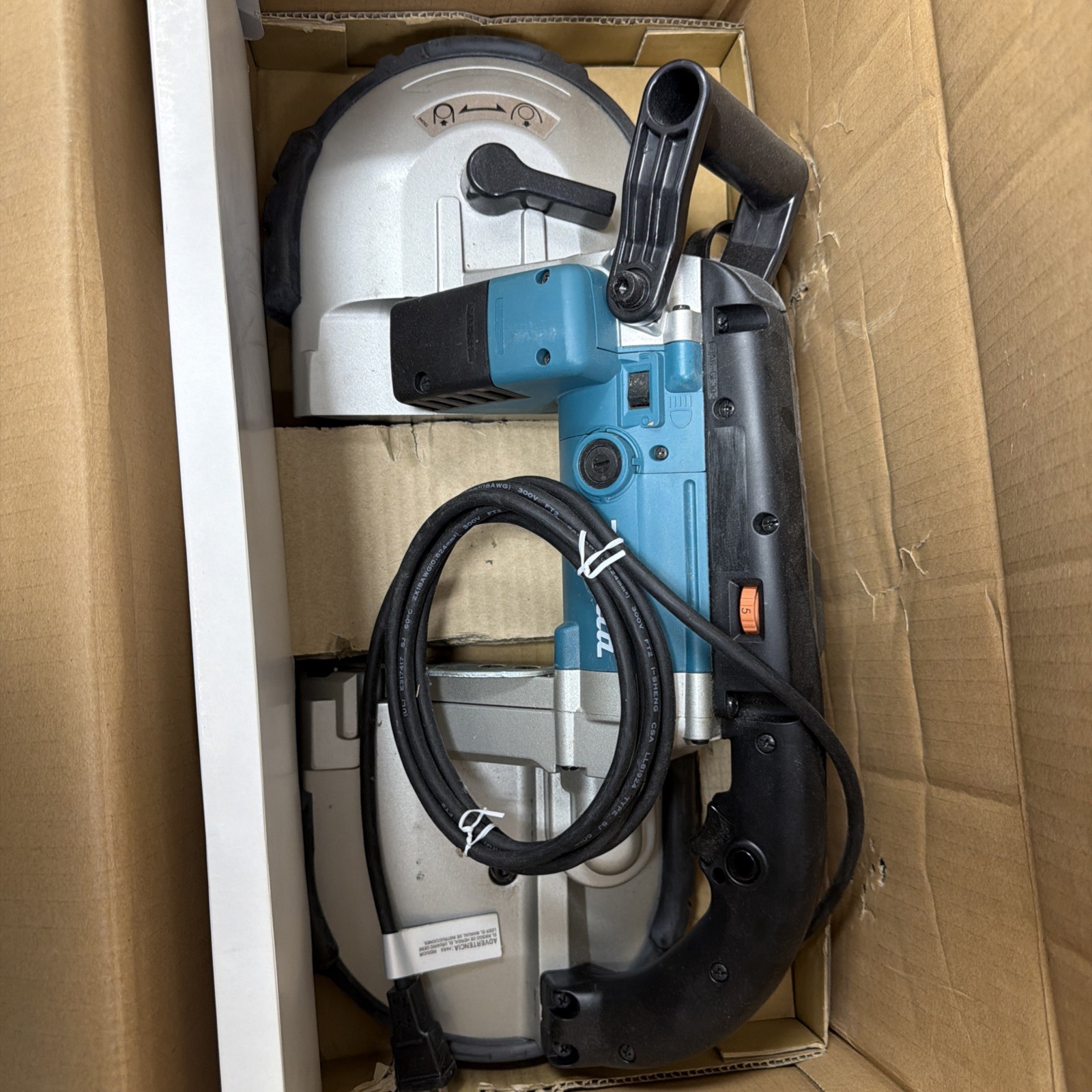 6.5amp 50-60hz 200-350ft/min Corded 120v W/ Case