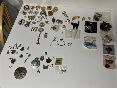 about 2 lbs Costume Jewelry Lot Pendants, Pins, some vintage, some broken