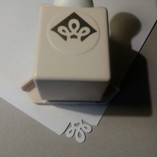 Martha Stewart Loop Edge Scrapbooking Paper Punch