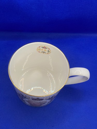 Queen Elizabeth II Diamond Jubilee Royal Windsor Commemorative Bone China Mug - Picture 2 of 5