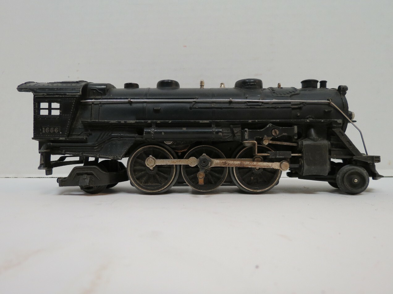 lionel train 027 engine 1666