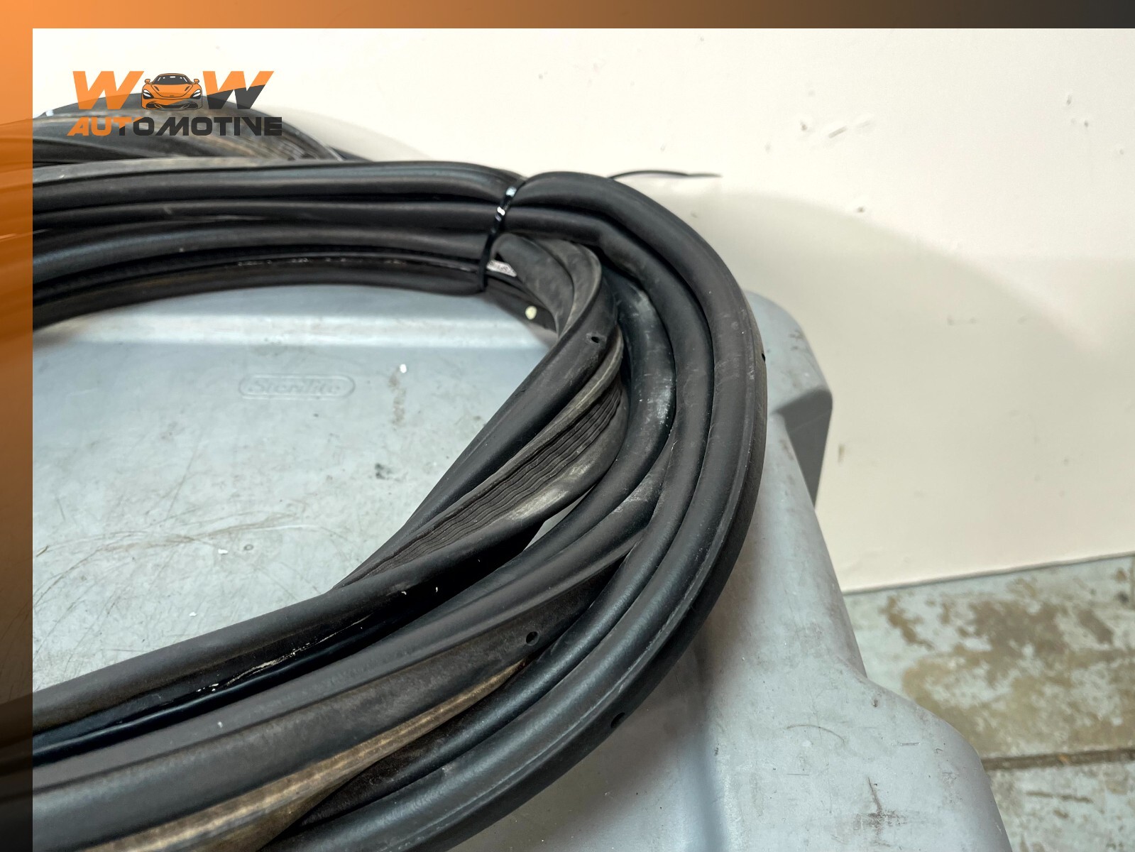Maserati Ghibli 2014-2017 Rear Trunk lid seal