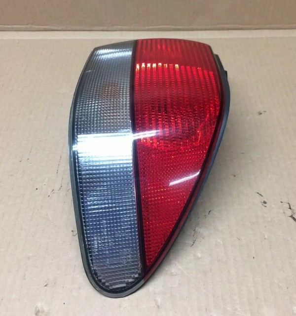 1999 2003 Saab 93 93 Right Passenger Tail Light Outer Taillight
