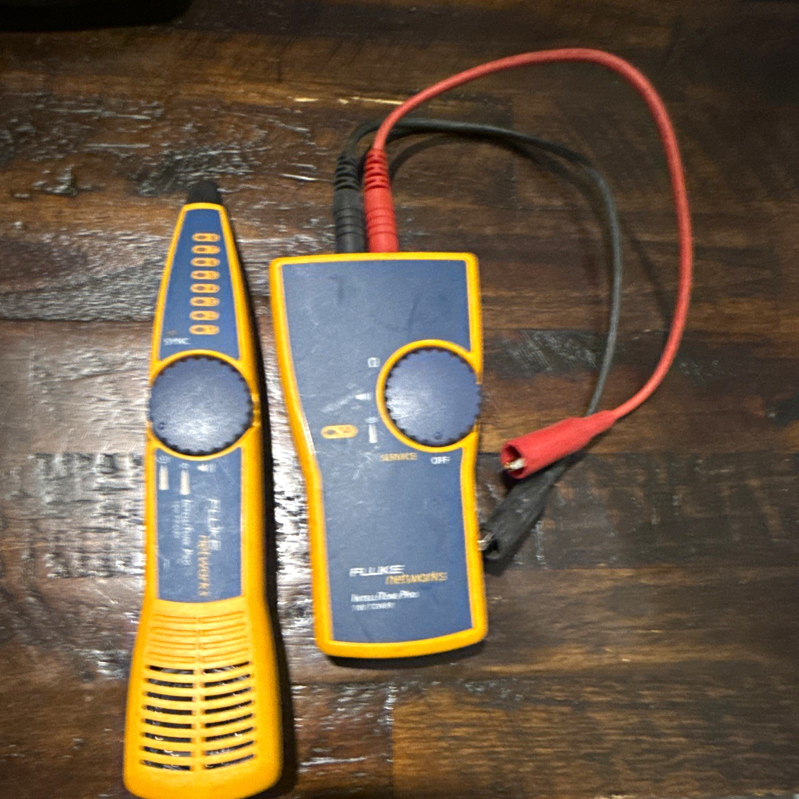 Fluke Networks IntelliTone Pro 100 Toner Tone Generator & Probe Tone Tracer Kit