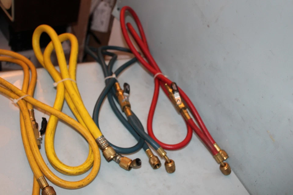 Testo 557s Smart Digital Manifold Clamp Vacuum with Hose 0564 5570 - Image 2 of 4