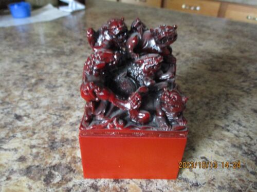 RED CARVED WOOD FOO DOGS ANTIQUE CHINESE FIGURES - Picture 1 of 8