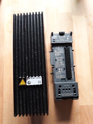 Simatic ET200ISP Netzteil 1x 6ES7 138-7EA01-0AA0 & Terminal 6ES7193-7DA10-0AA0