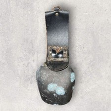 Très Ancienne cloche de vache Et Collier En Cuir Style Devouassoud Sonaille