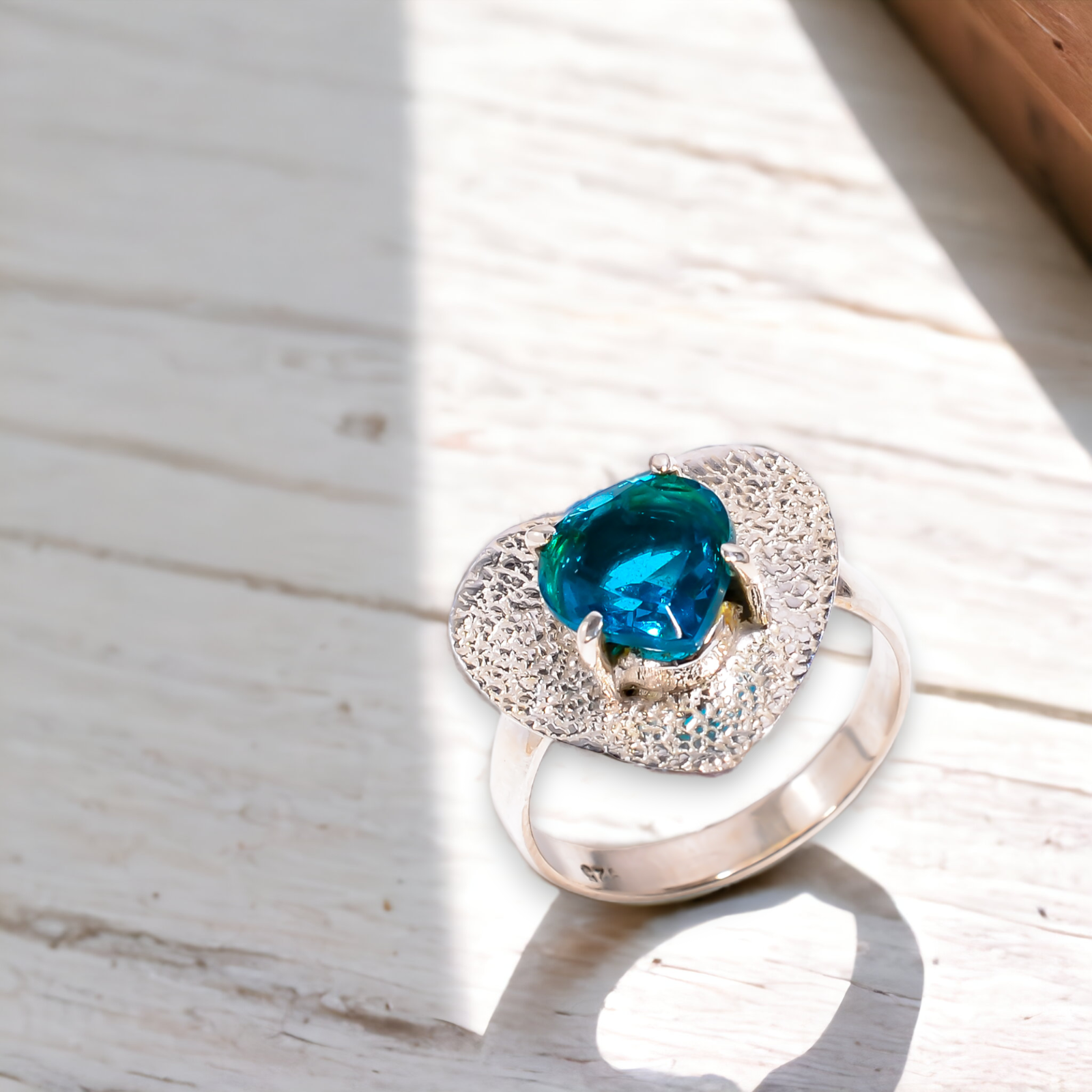 Gift For Women Statement Ring Size  925 Silver Natural Apatite