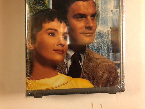 3 Classic Films VHS Fac Sealed Clamshell JENNIFER JONES LORETTA YOUNG Wm HOLDEN - Picture 9 of 18