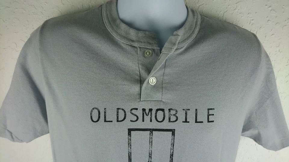 全新 复古 Oldsmobile GM 男式 M 灰色亨利 T 恤 美国豪 单针 I3 — 第 3/4 张图片