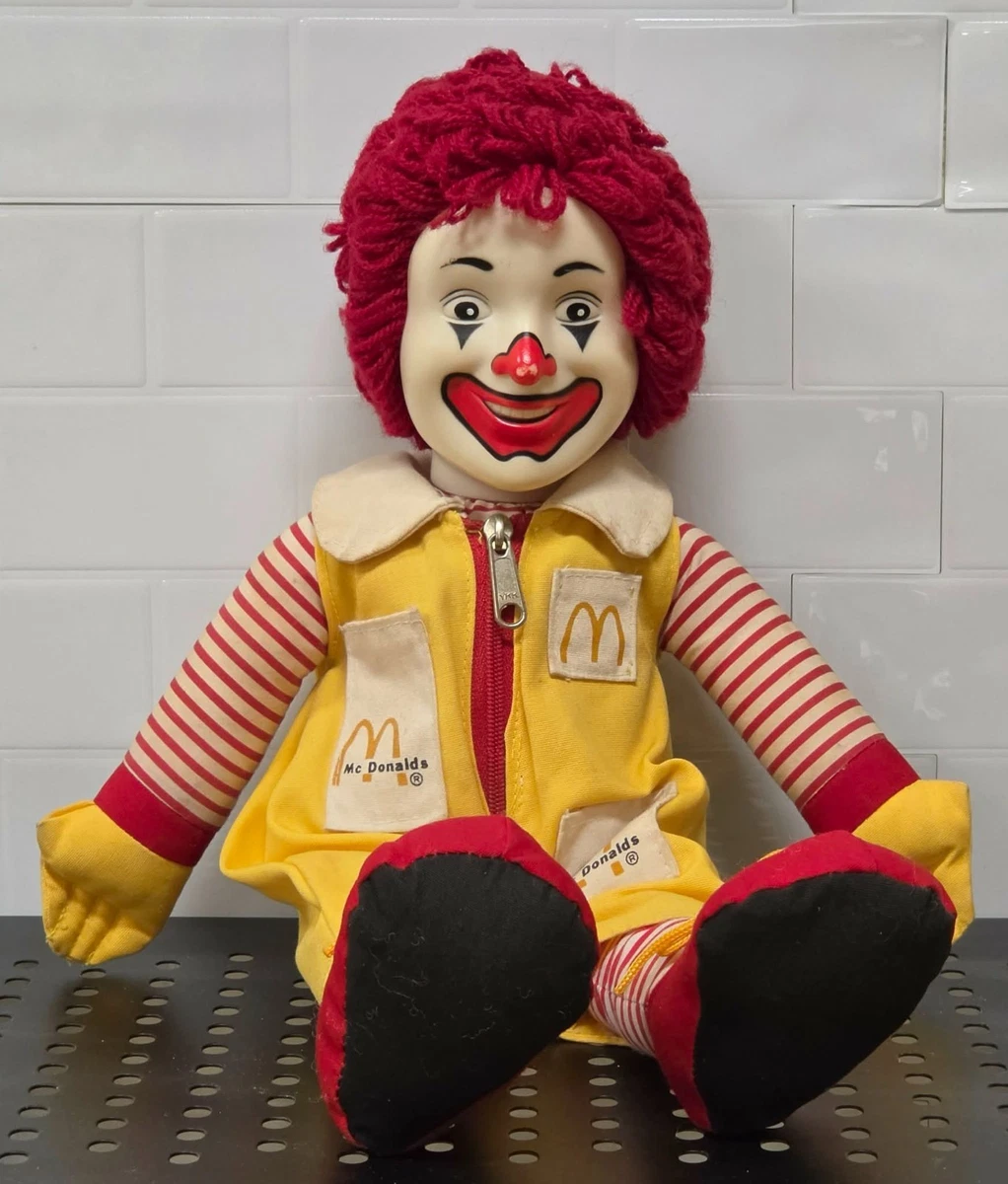 Statue de Ronald McDonald photo gratuite