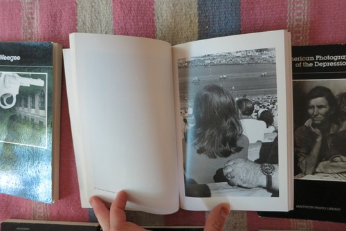 Set aus 6 Vintage 80er Pantheon Fotobüchern ~ Man Ray, Weegee, Friedlander usw. PB - Bild 8 von 10