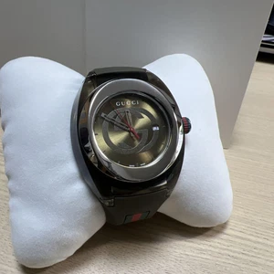 MONTRE CEINTURE CAOUTCHOUC VERT GUCCI SYNC du Japon