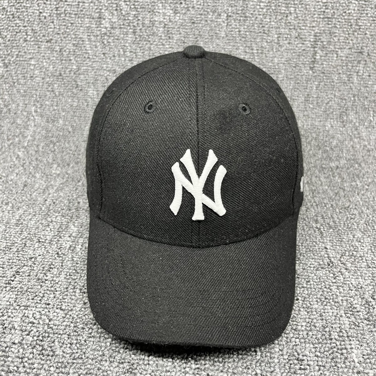 New York Yankees '47 Brand MVP Hat Black White Adjustable Hook & Loop MLB Cap