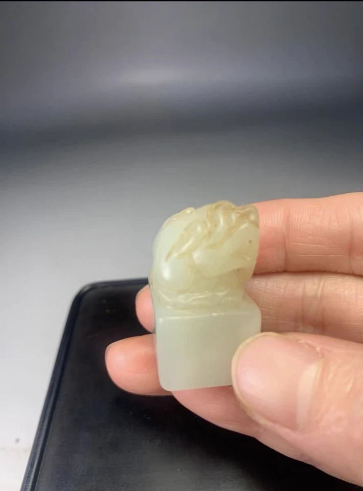 Sello bestia jade Foto 2 de 4