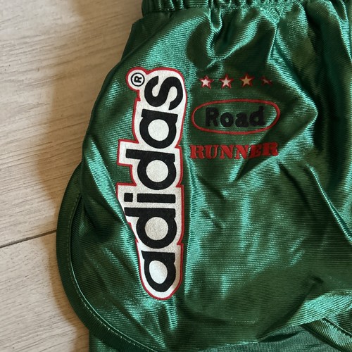 VINTAGE ADIDAS 1980'S NYLON RUNNING FOOTBALL SHORTS Green SIZE 26 ADULT Road - Picture 2 of 7