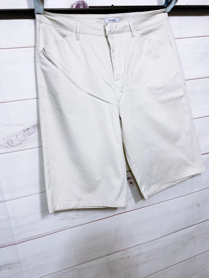 Dressbarn Womens Shorts Size 16W Beige Flat Front High Rise Pockets - Image 2 of 4