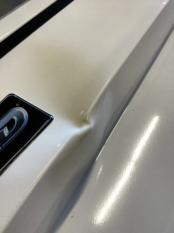 Caja de herramientas Lund Universal Steel Specialty Truck 70" recubierta de polvo blanca 86772 Foto 4 de 4