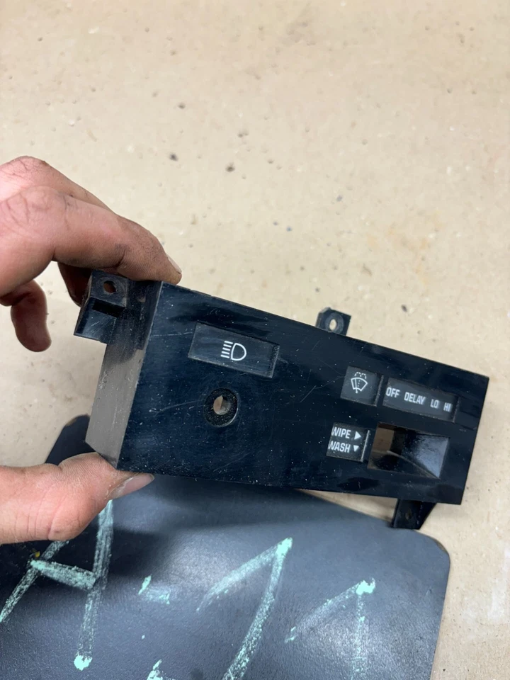 1981 1982 1983 1986 DODGE D100 W150 D350 WINDSHIELD WIPER HEADLIGHT SWITCH BEZEL - Image 4 of 4