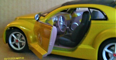 Chrysler Pronto Cruiser 1/18 Gold with Black Top, Concept Car
