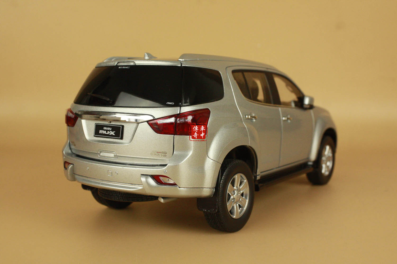 isuzu mux diecast model