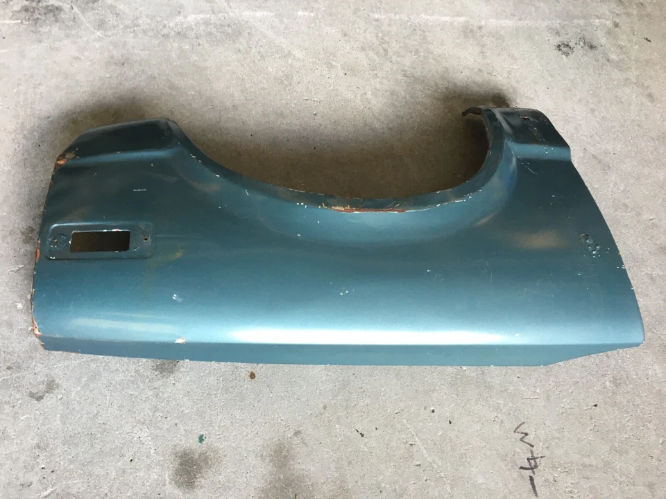 PANEL PROTECTOR GUARDABARROS DERECHO MAZDA RX3 808 SEDÁN CUPÉ VAGÓN SEGUNDA MANO GENUINO Foto 3 de 4