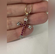 2Ct Rund Religiöser Simulierter Roter Rubin Kreuz Anhänger 14K Gelbvergoldet