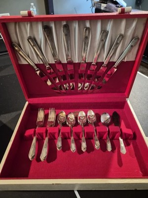Vintage Wm A. Rogers Silver Overlaid Oneida LTD Silverware Flatware 42 Piece Set