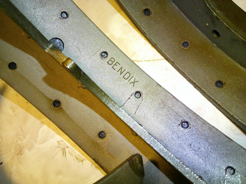 Relined 刹车鞋 1940 1941 1942 46 47 48 49 50 51 凯迪拉克系列 67 72 75 86 — 第 2/4 张图片