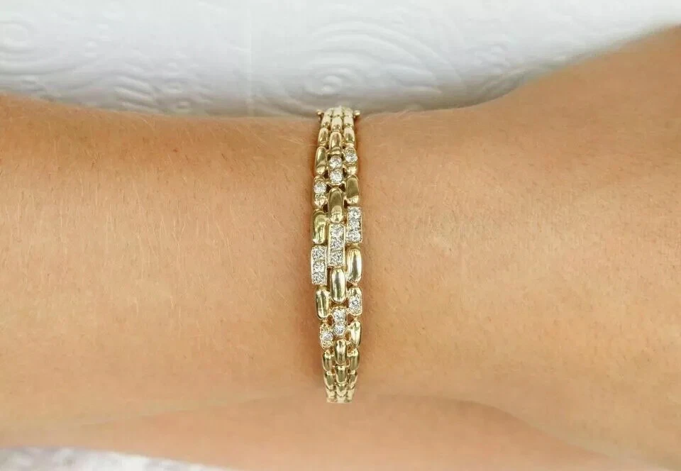 Brazalete brazalete redondo de plata de ley 925 con diamantes simulados de 4,36 quilates para mujer Foto 4 de 4