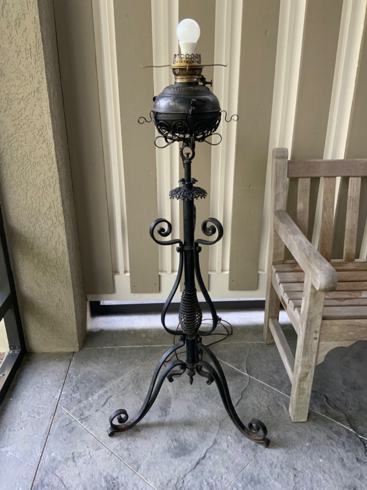 ANTIQUE BRADLEY HUBBARD WROUGHT IRON FLOOR LAMP VICTORIAN PIANO PARLOR