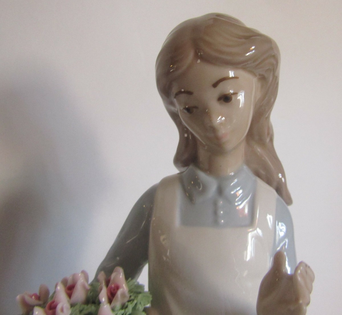 NADAL SPAIN PORCELAIN FIGURINE GIRL WITH FLOWERS in BASKET Large