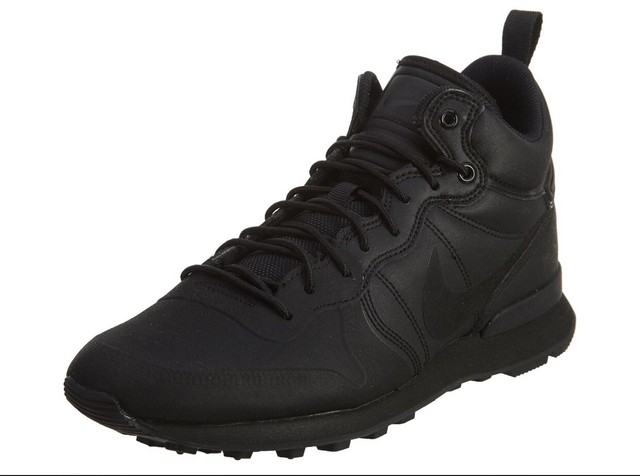 nike internationalist triple black