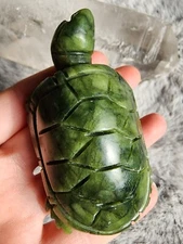 Green Jade Stone Turtle Statue Green Gemstone Mineral Specimen Home Decoration