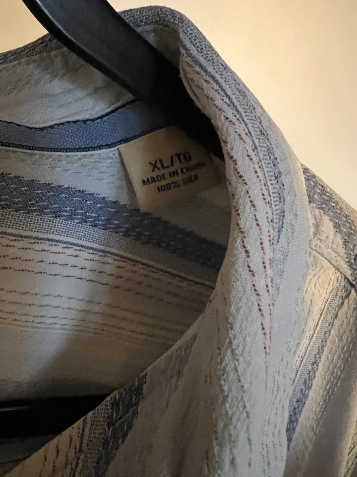 Tommy Bahama XL Silk Button Up Shirt Blue Striped Short Sleeve XL Original Fit - Image 4 of 4