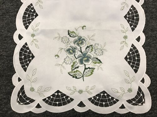 Red Rose Embroidered Tablecloth Cutwork Placemat Runner Scarf Wedding Party Deco - Picture 8 of 12