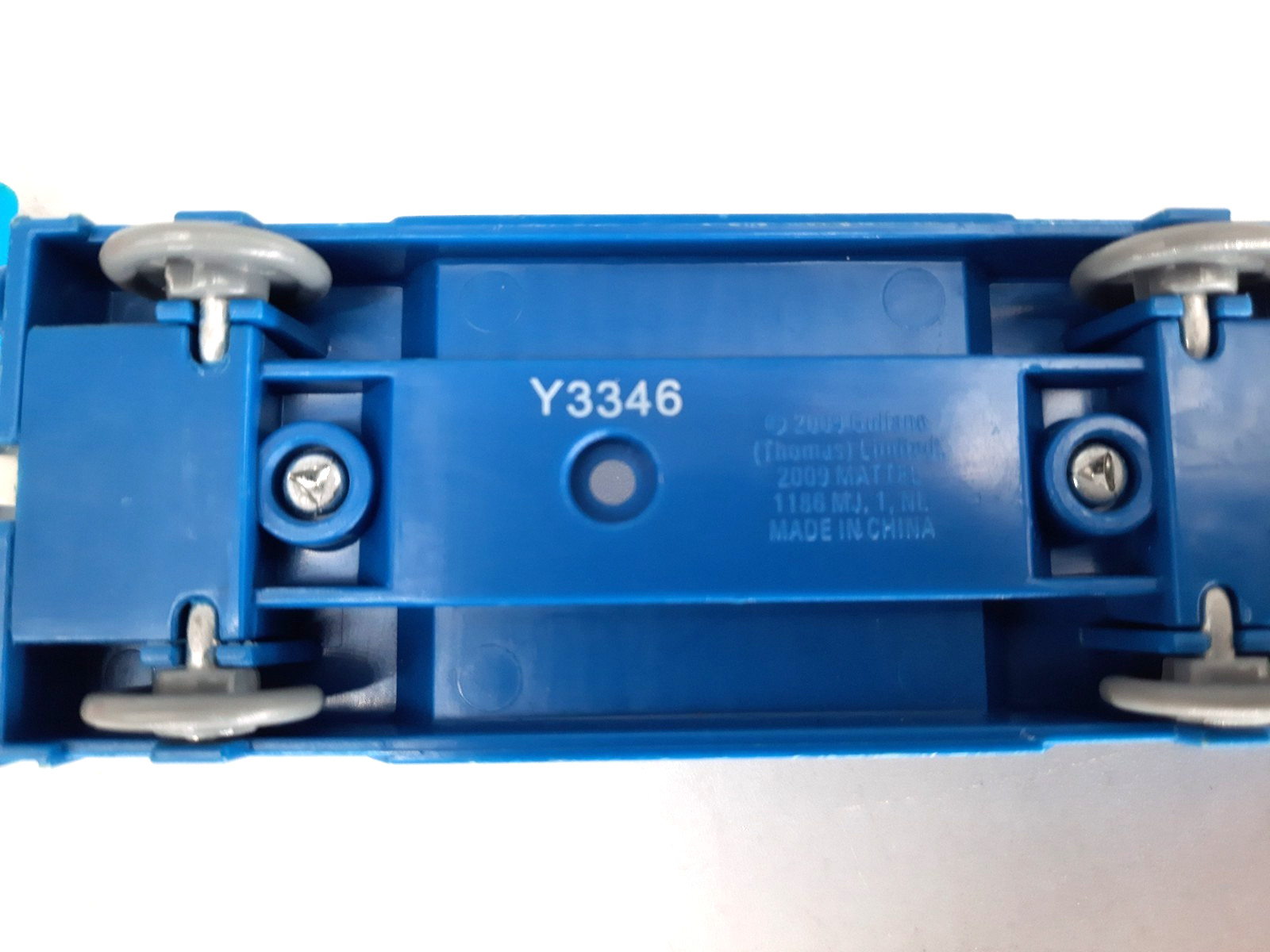 Thomas & Friends TrackMaster 2009 Motorized Thomas Engine R9488 + Cargo Car Y334