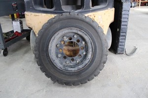 4 Tires for Toyota 8FD35 8FG35 Solid on Rims 250x15 700x12 8 Series 8FG40 45U