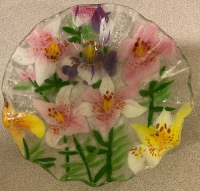 Ann C. Ross Fused Glass Ruffled Wavy 9  Bowl Pink & Purple Day Lilies UNSigned