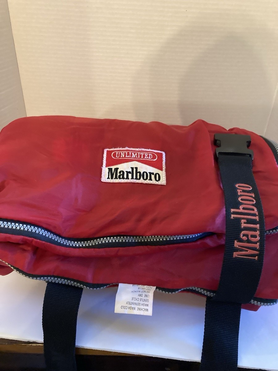 VINTAGE Marlboro Sleeping Bag With Carrying Bag | eBay Marlboro 7 Ft  Nylon Sleeping Bag Red Plaid Flannel Lining With Case display picture 1