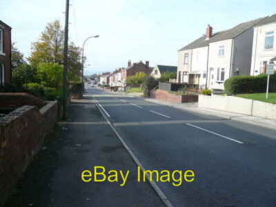 Photo 6x4 Highfields - Williamthorpe Road Highfields/SK4265 A horse can  c2007