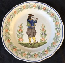 QUIMPER HR BLEU. PETITE ASSIETTE AU BRETON SONNEUR DE BOMBARDE DÉBUT 1900